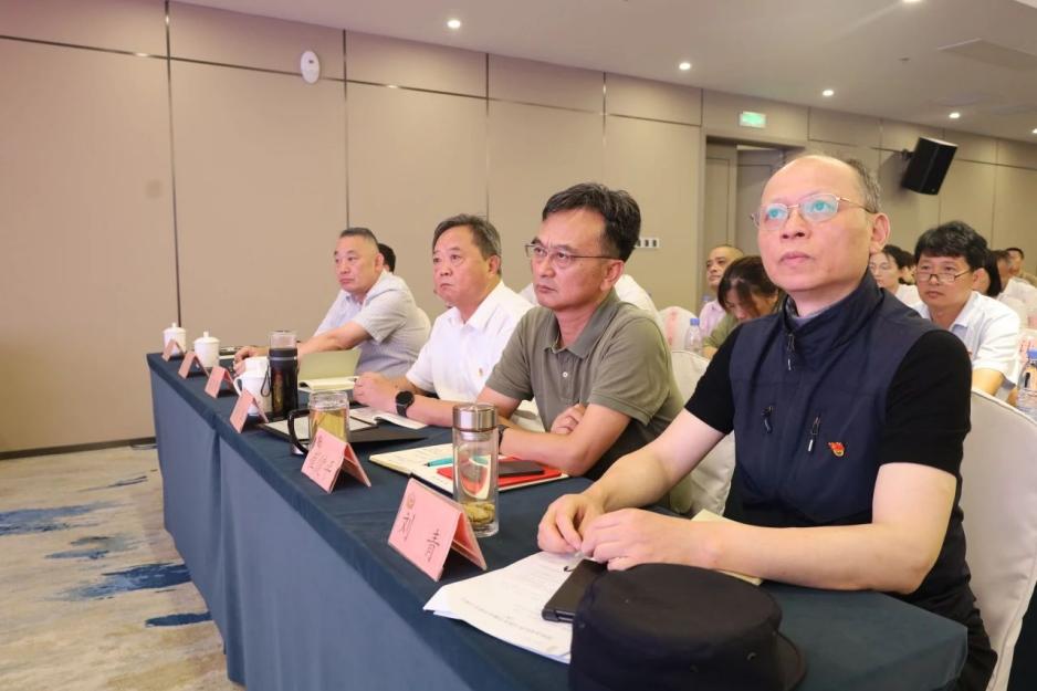 C:/Users/admin/Desktop/凝心聚力謀發(fā)展 同心奮斗譜新篇——南京市公安局國(guó)資辦黨總支、南京市保安服務(wù)有限公司黨支部聯(lián)合舉辦專題黨課/3.jpg3