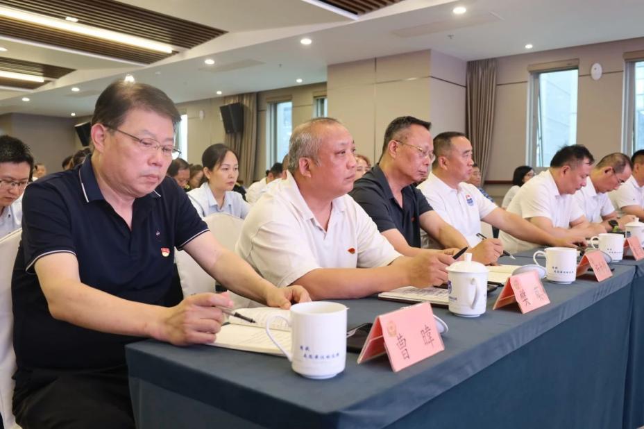 C:/Users/admin/Desktop/凝心聚力謀發(fā)展 同心奮斗譜新篇——南京市公安局國(guó)資辦黨總支、南京市保安服務(wù)有限公司黨支部聯(lián)合舉辦專題黨課/2.jpg2