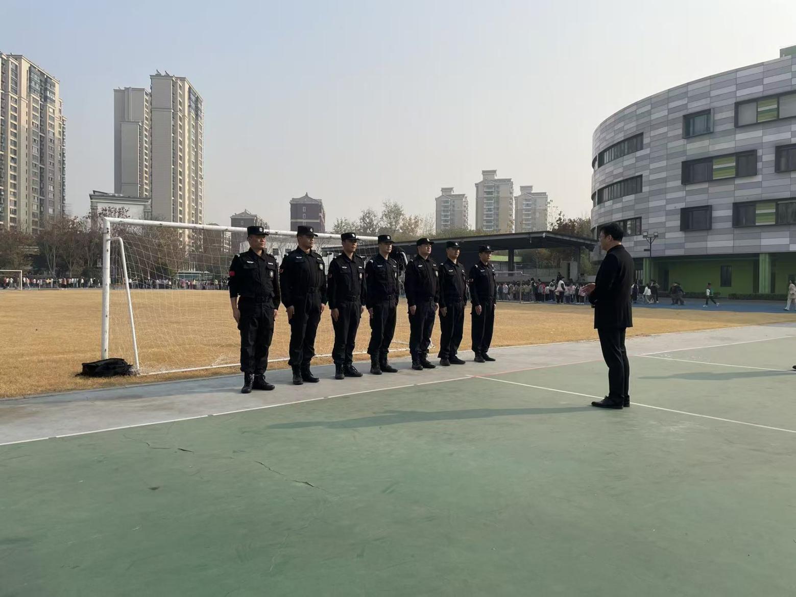 E:/25.12.10后 上傳網(wǎng)站留存/喜報！南京市保安服務(wù)有限公司建鄴分公司榮獲“校園最小應(yīng)急單元技能競賽”一等獎/照片/7f4752ecec0a4eaf4162fae738cff144.jpg7f4752ecec0a4eaf4162fae738cff144