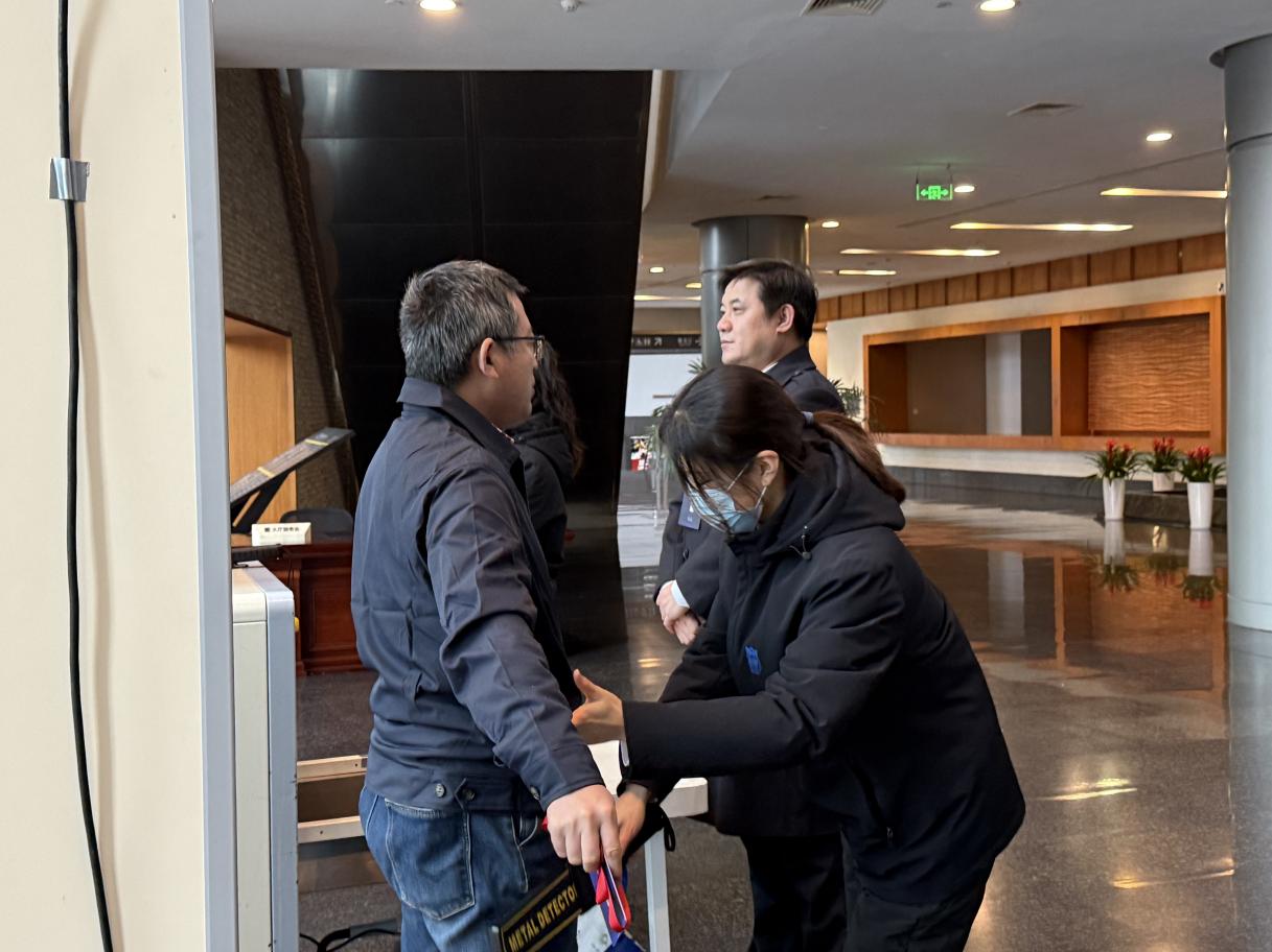 E:/25.12.10后 上傳網(wǎng)站留存/“安保鐵軍、硬核保障”2026系列報(bào)道一——科技引領(lǐng)未來(lái)，安全護(hù)航盛會(huì)/照片/79854b95b5929b8d99e14dd1fe9a271f.jpg79854b95b5929b8d99e14dd1fe9a271f